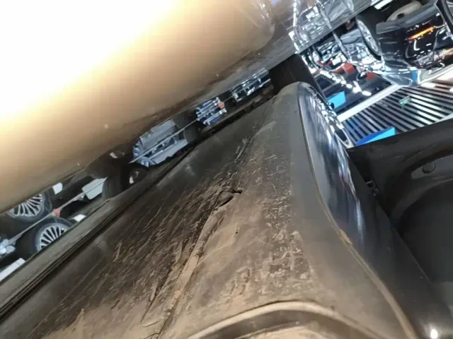 Tesla Model 3 — Фото автомобиля 21