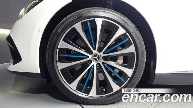 Mercedes-Benz EQE V295 — Фото автомобиля 5