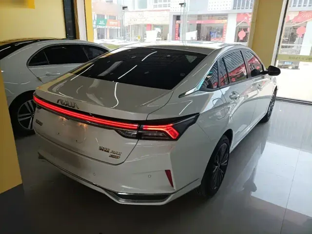 Dongfeng Yixuan MAX — Фото автомобиля 4