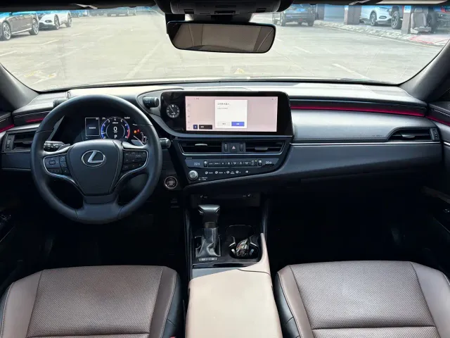 Lexus ES — Фото автомобиля 9