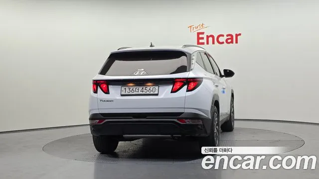 Hyundai Tucson Tucson (NX4) Бензин 1.6 турбо 2WD — Фото автомобиля 4
