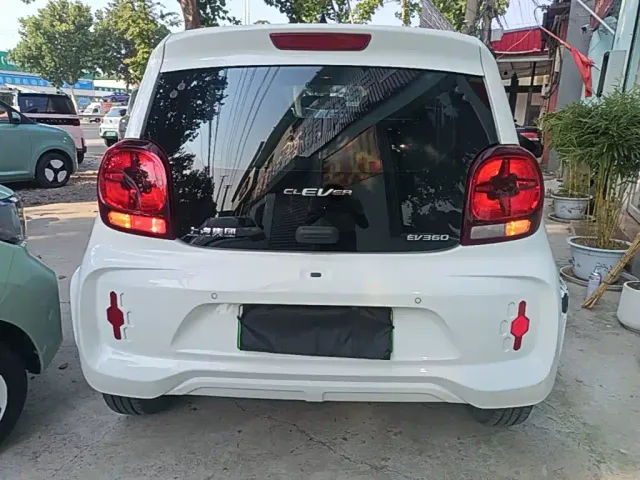 Roewe Clever — Фото автомобиля 5
