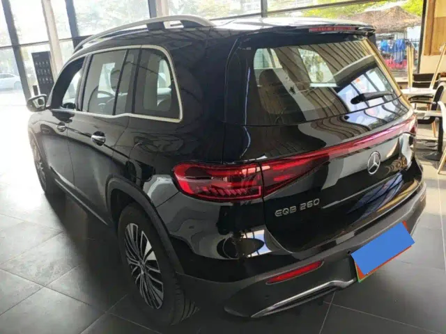 Mercedes-Benz EQB — Фото автомобиля 4