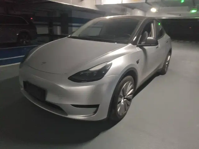 Фотография автомобиля — Tesla Model Y