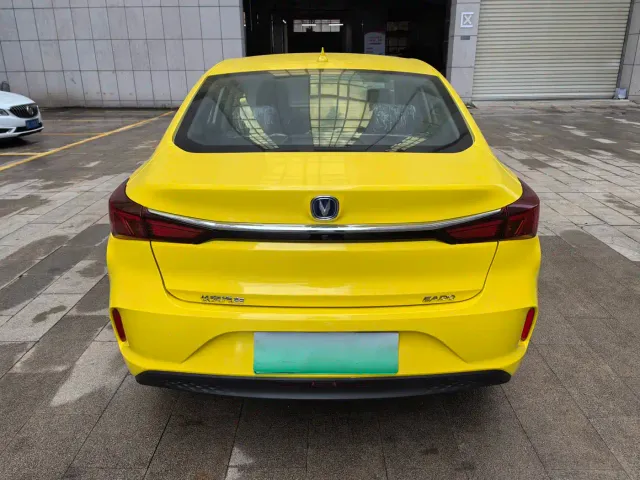 Changan Eado — Фото автомобиля 4