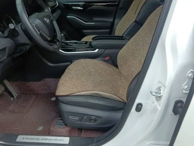 Toyota Highlander — Фото автомобиля 14