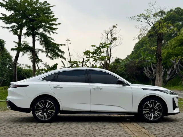 Changan Eado — Фото автомобиля 14