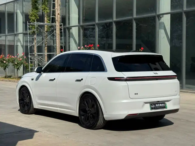 Li Auto L7 — Фото автомобиля 21