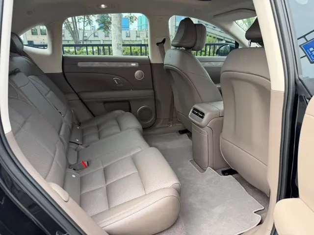 IM Motors LS6 — Фото автомобиля 12