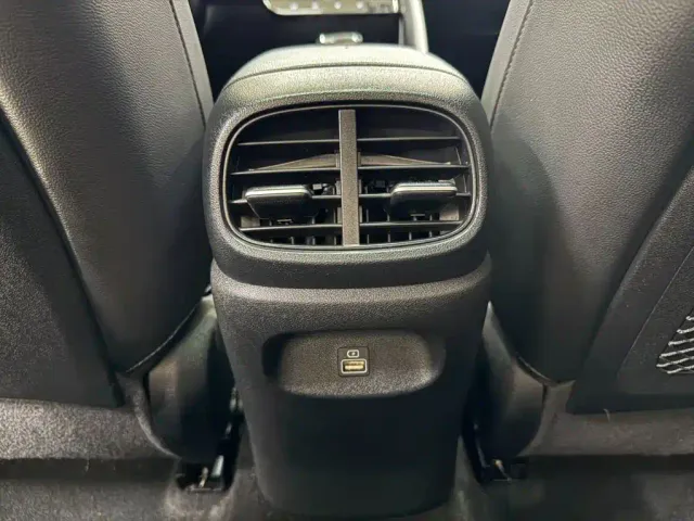 Hyundai Elantra — Фото автомобиля 19