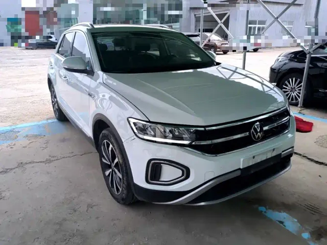 Volkswagen T-Roc — Фото автомобиля 3