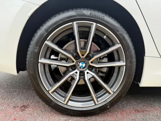 BMW 3 Series — Фото автомобиля 9