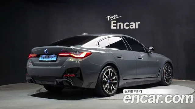 BMW i4 — Фото автомобиля 2
