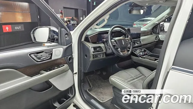 Lincoln Navigator — Фото автомобиля 11