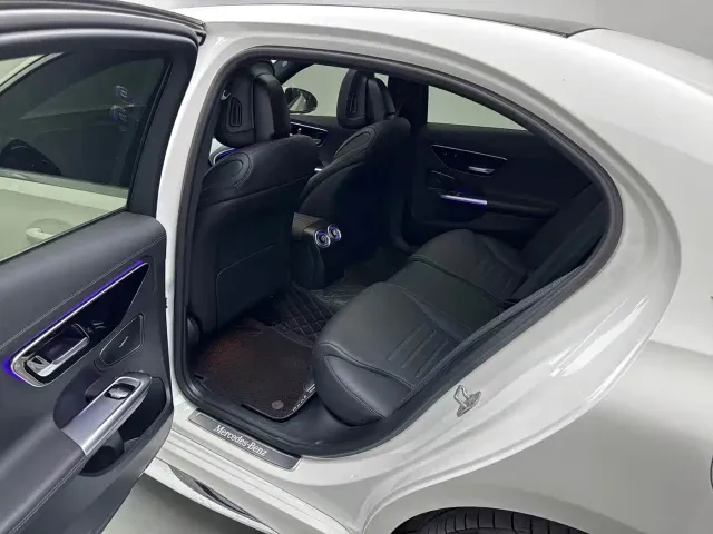 Mercedes-Benz C-Class — Фото автомобиля 6