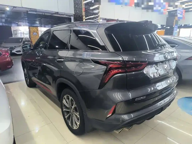 Changan CS75 Plus — Фото автомобиля 4