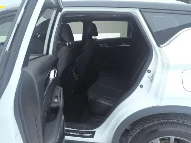 Geely Binyue — Фото автомобиля 11