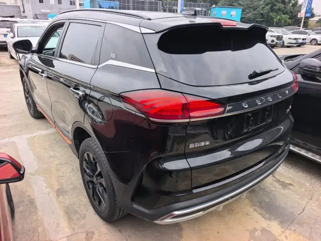 Geely Boyue — Фото автомобиля 4