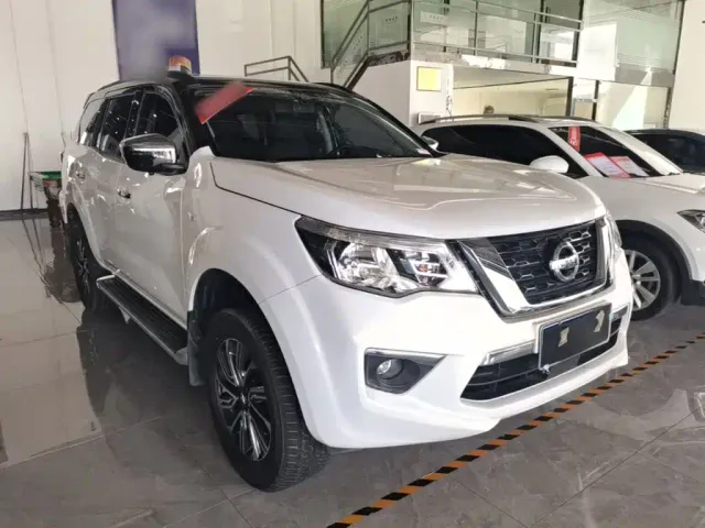 Nissan Terra — Фото автомобиля 3
