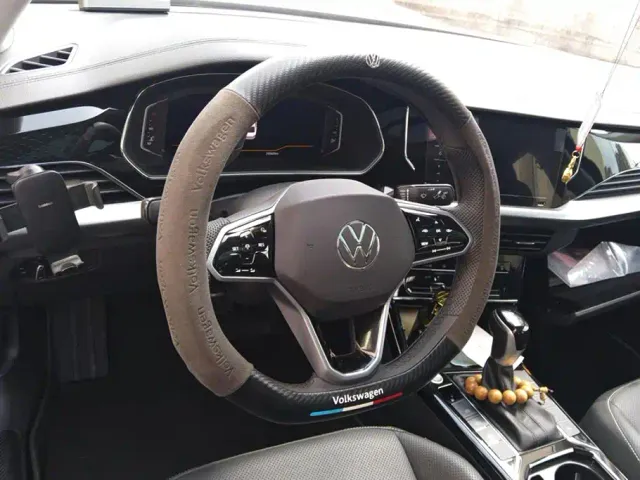 Volkswagen Passat — Фото автомобиля 15