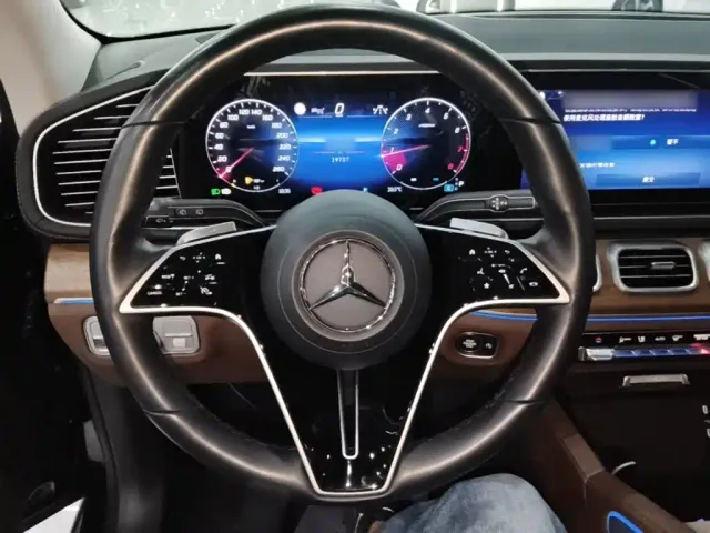 Mercedes-Benz GLE-Class — Фото автомобиля 10