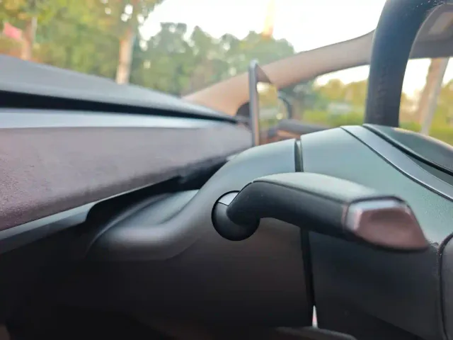 Tesla Model 3 — Фото автомобиля 16