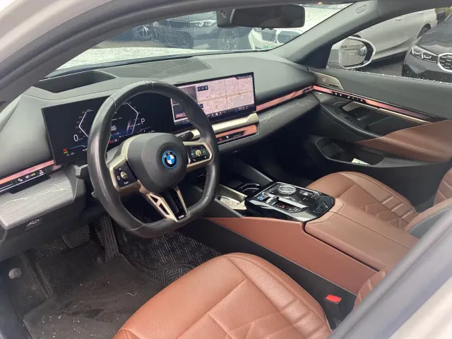 BMW i5 — Фото автомобиля 8