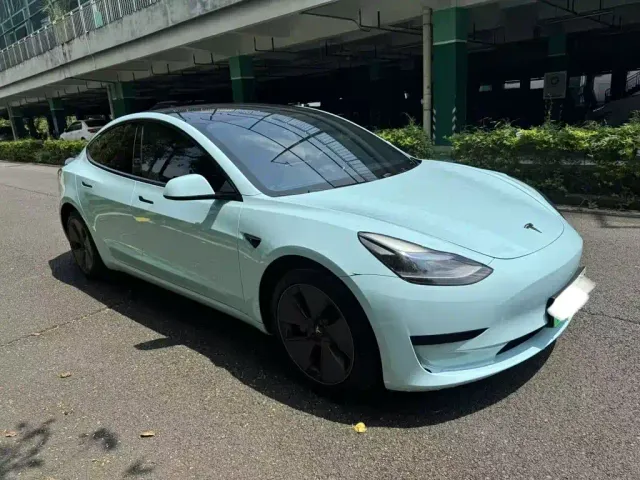 Tesla Model 3 — Фото автомобиля 3
