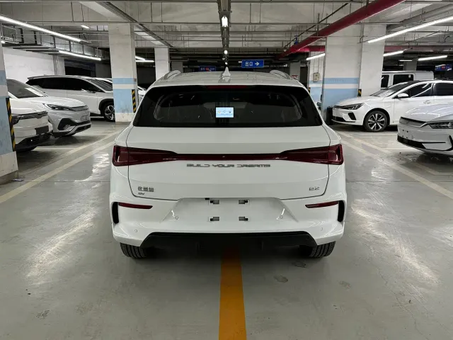 BYD e2 — Фото автомобиля 5