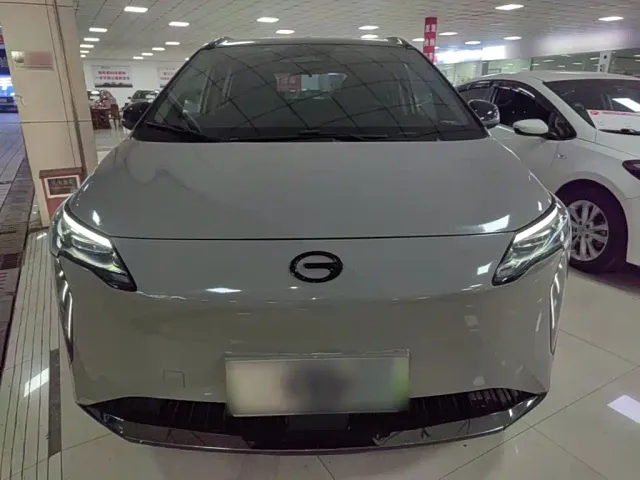 GAC Aion Y — Фото автомобиля 2