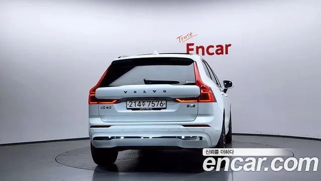 Вольво XC60 — Фото автомобиля 4