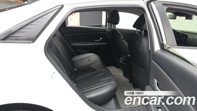 Hyundai AVANTE Avante (CN7) — Фото автомобиля 12