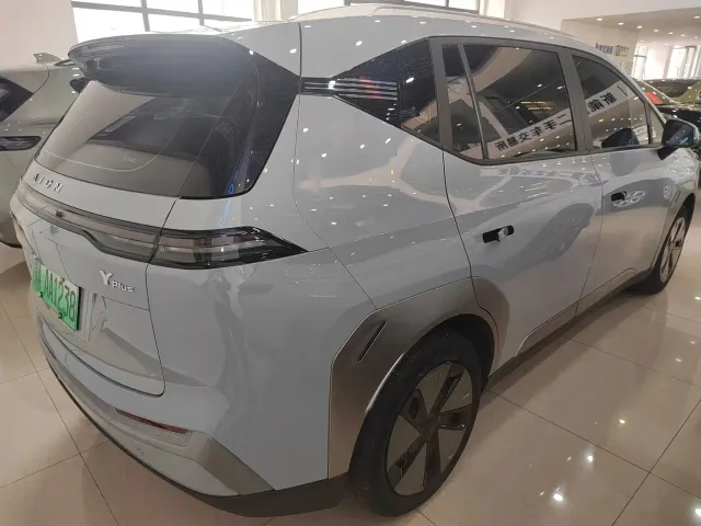 GAC Aion Y — Фото автомобиля 9