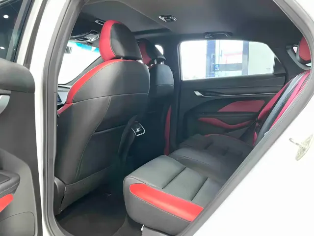 Geely Binrui — Фото автомобиля 10
