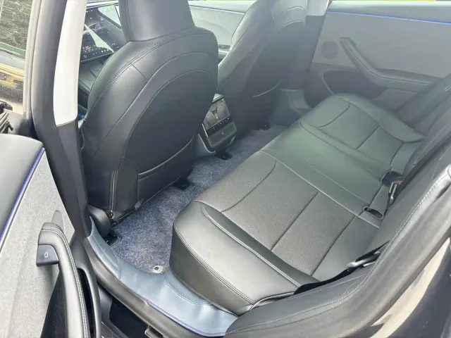 Tesla Model 3 — Фото автомобиля 6