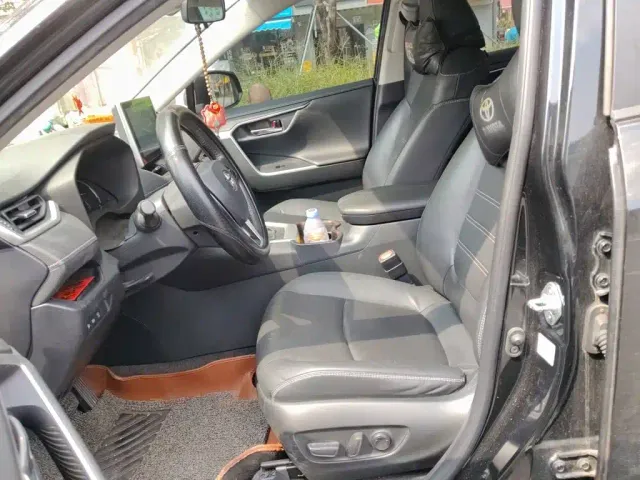 Toyota RAV4 — Фото автомобиля 16