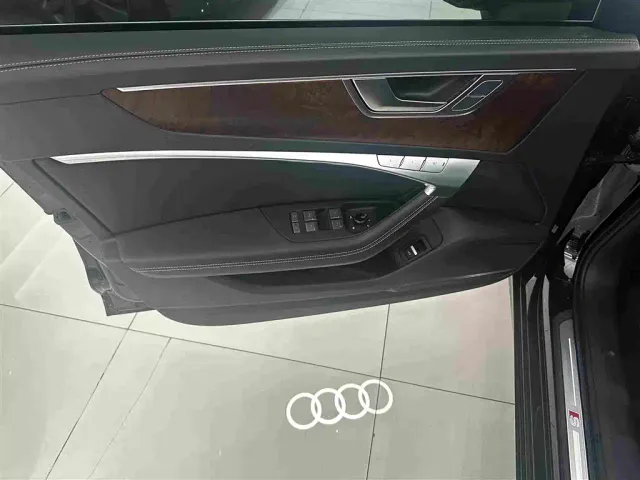 Audi A6L — Фото автомобиля 5