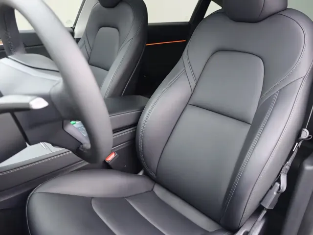 Tesla Model Y — Фото автомобиля 6