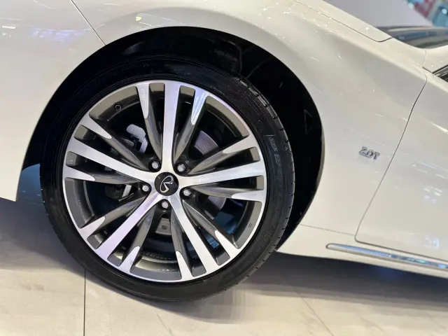 Infiniti Q50L — Фото автомобиля 4