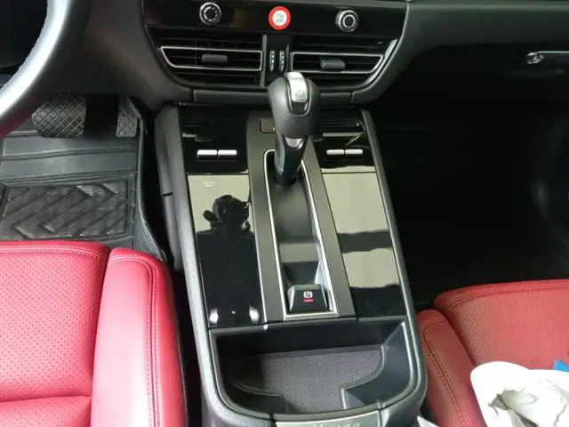 Porsche Macan — Фото автомобиля 16