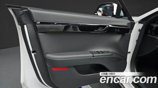Hyundai Grandeur GN7 — Фото автомобиля 12