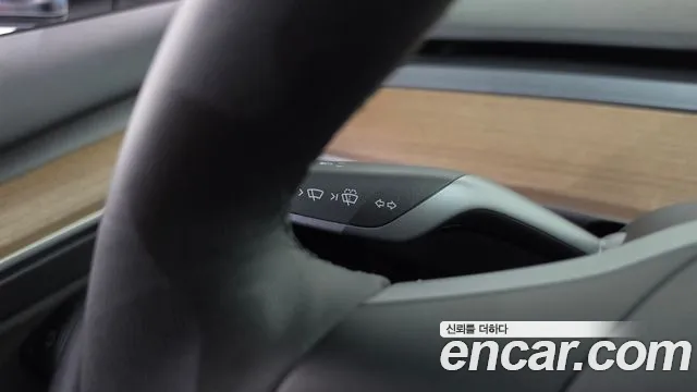 Tesla Model 3 — Фото автомобиля 20
