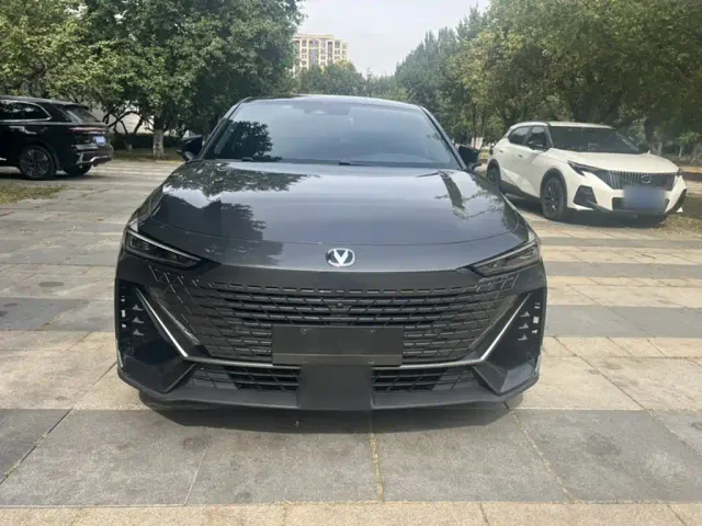 Changan UNI-V — Фото автомобиля 3