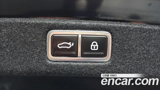 Hyundai Grandeur Grandeur (GN7) 2.5 Бензин 2WD — Фото автомобиля 16