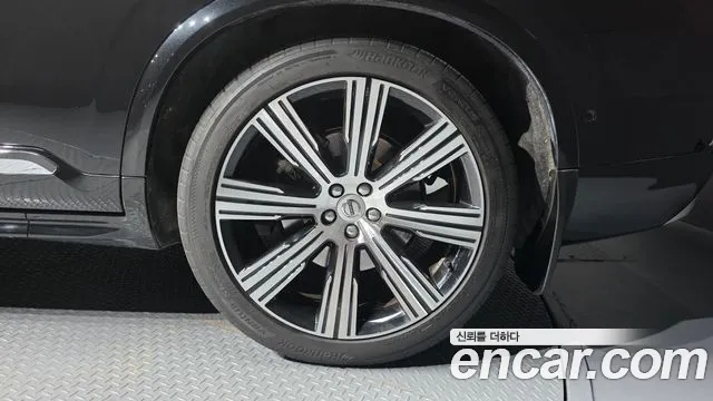 Volvo XC90 — Фото автомобиля 6