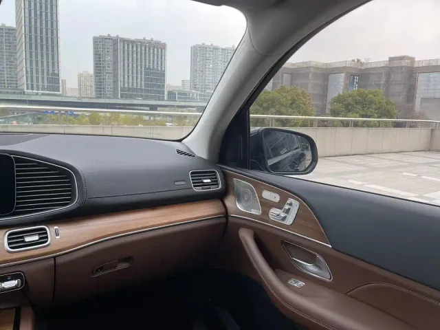 Mercedes-Benz GLE-Class — Фото автомобиля 15