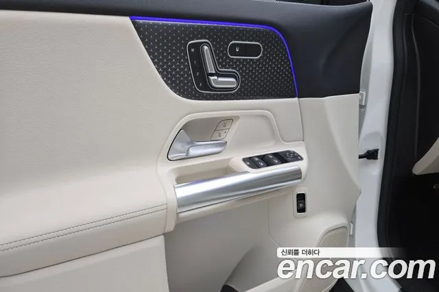 Mercedes-Benz EQA — Фото автомобиля 15