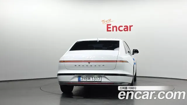 Hyundai Grandeur GN7 — Фото автомобиля 4