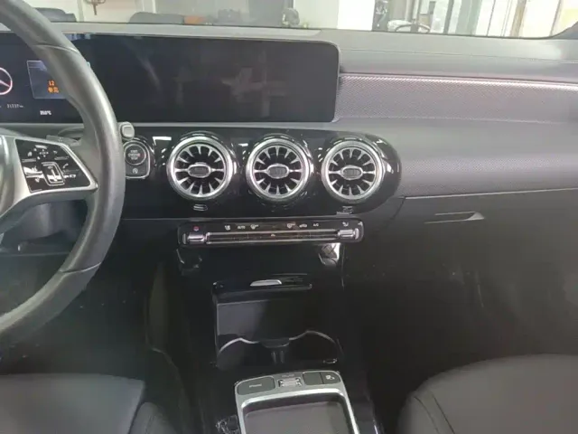 Mercedes-Benz A-Class — Фото автомобиля 12