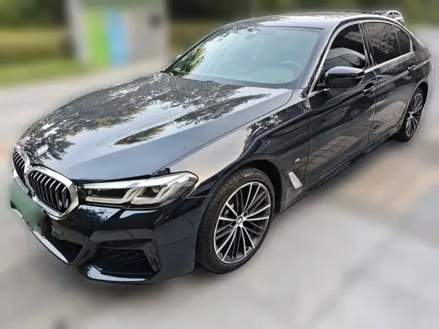Фотография автомобиля — BMW 5 Series